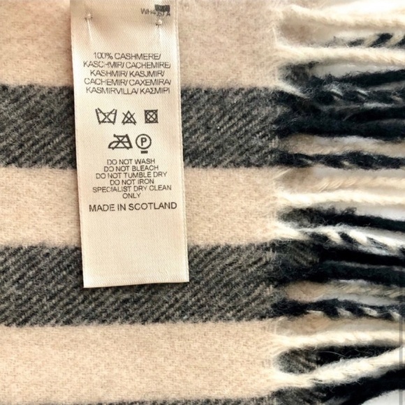 Burberry Cashmere Scarf Shawl Scotland Made! - Picture 6 of 6